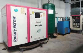 專注工礦企業(yè)3V1定制螺桿式空壓機18千瓦，節(jié)能省電省錢40%[廣西意朗]