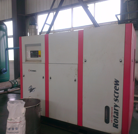 雙級節(jié)能高效螺桿式空壓機